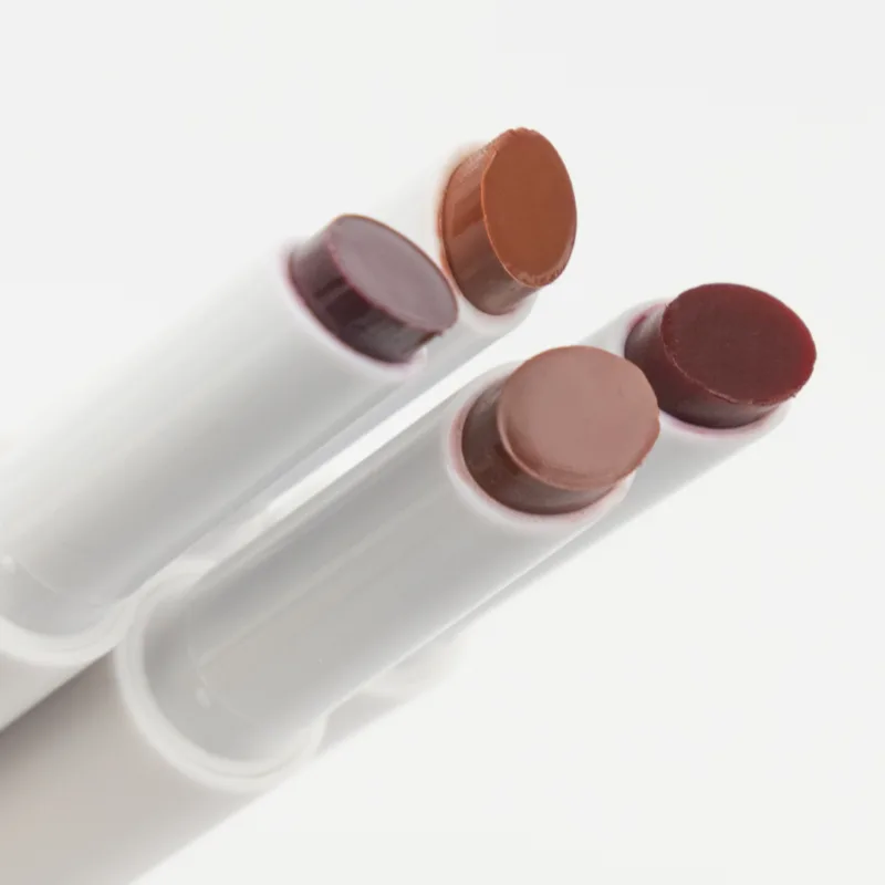 LABIAL RETRACTIL