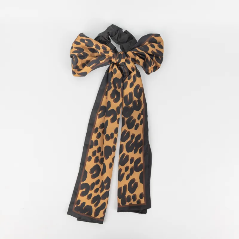 COLITA CON PAÑUELO DE SEDA ESTAMPADO