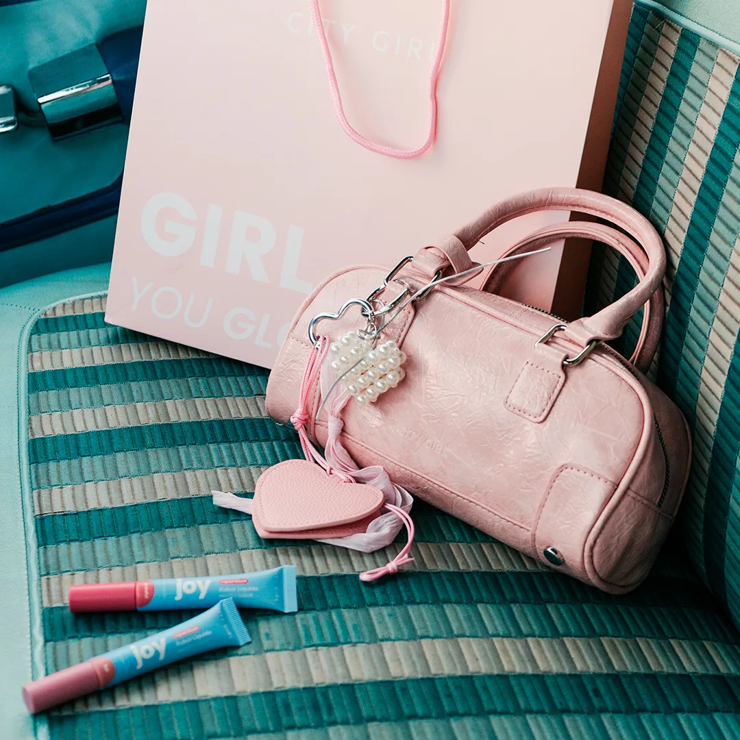 chica con piluso animal print city girl